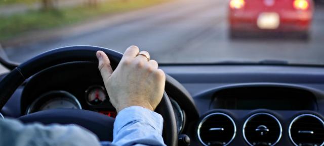 Franța penalizează dur vitezomanii; Depășirea cu peste 50 km/h aduce dosar penal