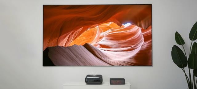 CES 2026: O2S Ultra proiectează 4K de la doar 16 cm de perete; JMGO aduce cel mai mic laser TV din lume la CES 2026