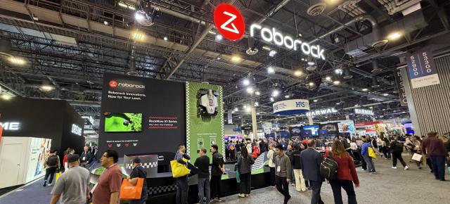 CES 2026: Am tras la poartă la standul Roborock, am văzut robotul cu picioare şi altele! (Video)
