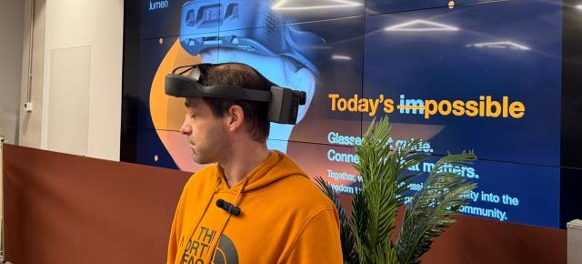 Am aflat cum e să fii nevăzător şi am văzut headsetul Dot Lumen, powered by Orange România (Video)