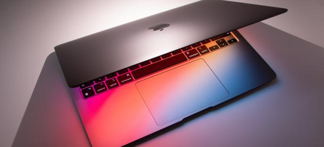 Apple pregătește schimbări majore pentru Mac în 2026; Se află în pregătire MacBook Pro cu ecran OLED tactil, dar și un model de buget