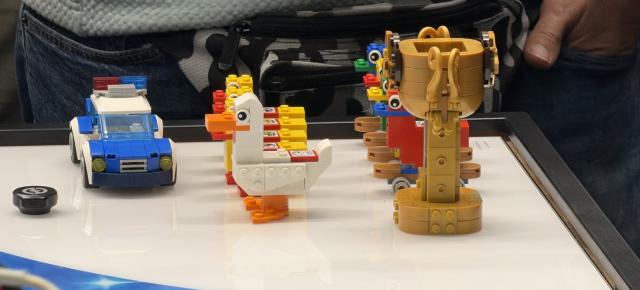 Am pus mâna pe LEGO Smart Brick, „cărămida” care schimbă modul în care ne jucăm pe vecie