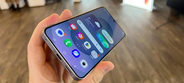 "Galaxy S26 și Galaxy S26+ există doar pentru a completa seria"; Modelele de bază vor însuma doar un sfert din producția totală 