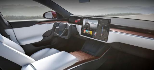 Volanele SF tip "yoke" de pe maşinile electrice interzise în China; Iată de ce