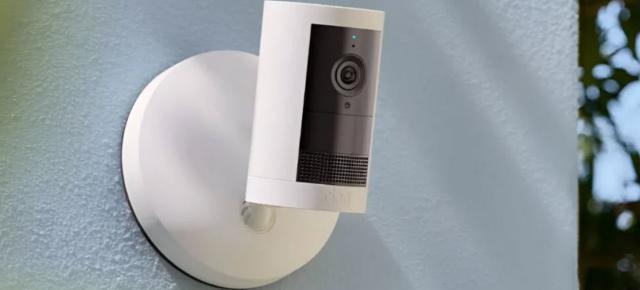 Amazon vrea să devină Big Brother care "previne criminalitatea" în cartier prin camere Ring