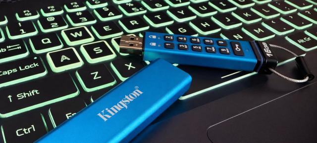 Prezentare Kingston IronKey Keypad 200: Stick-ul USB care se „autodistruge” dacă greșești PIN-ul