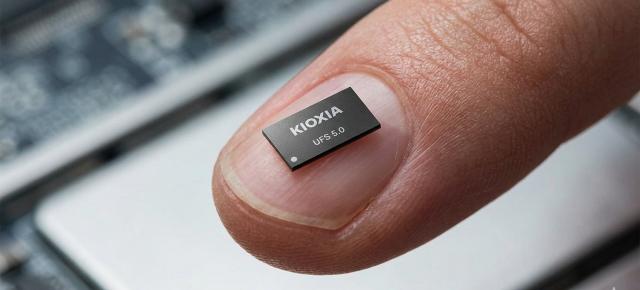 Kioxia trimite mostre UFS 5.0 către producători; Viteze de până la 10,8 GB/s pentru viitoarele flagship-uri