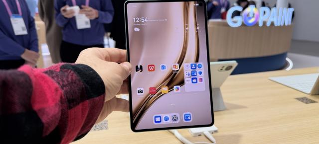 MWC 2026: HUAWEI MatePad Mini hands-on - Tabletă compactă și ușoară, cu display OLED de 8.8 inch