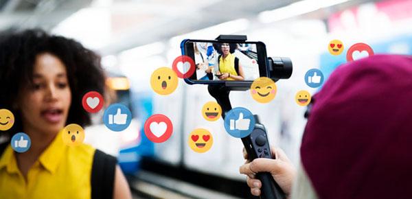 Facebook va oferi bani creatorilor de conținut pentru a posta pe platformă