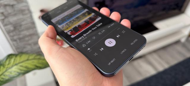 OPPO A6 Pro 5G: Acustică stereo ce răsună tare mai ales la gaming