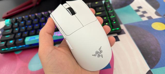 Prezentare RAZER Viper V4 Pro: Mouse-ul care îți aduce victorii în competiții eSports, cu 50000 DPI, 8000 Hz pooling rate și multă personalizare