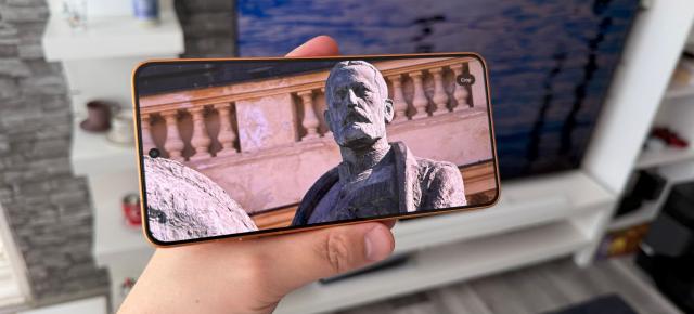 OPPO Find X9 Ultra: Display grandios pe care savurezi conținutul produs de ineditul setup foto 