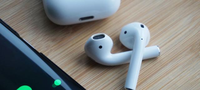 Utilizatorii Android pot folosi căști AirPods mai simplu datorită unei noi aplicații (fără root)