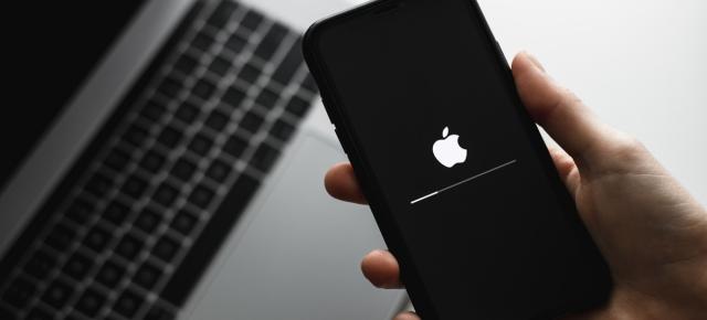 Apple a lansat un update de securitate pentru iPhone care rezolvă vulnerabilitatea notificărilor șterse