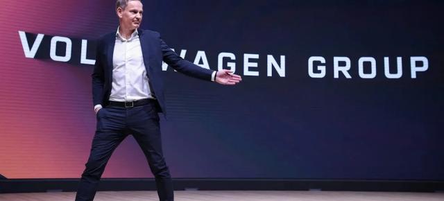 „Suntem deschiși” spune Oliver Blume despre fabricile Volkswagen; Producătorii chinezi ar putea produce în uzinele din Europa