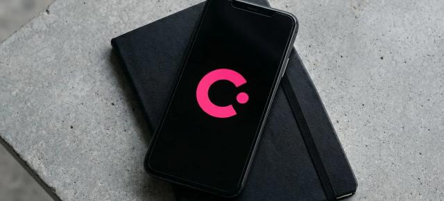 Google testează în secret COSMO, un nou asistent AI pentru Android, lansat accidental în Play Store