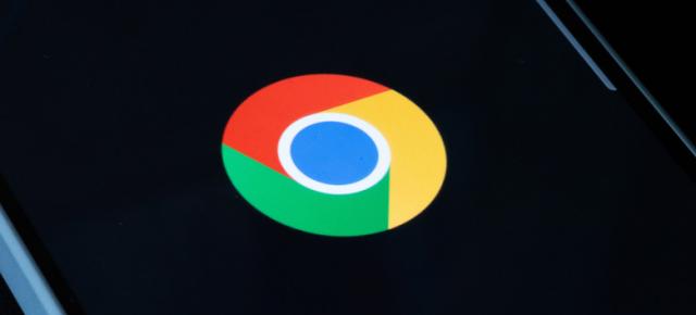 Fără să te întrebe, Google Chrome îşi instalează un model AI de 4 GB pe PC-ul tău