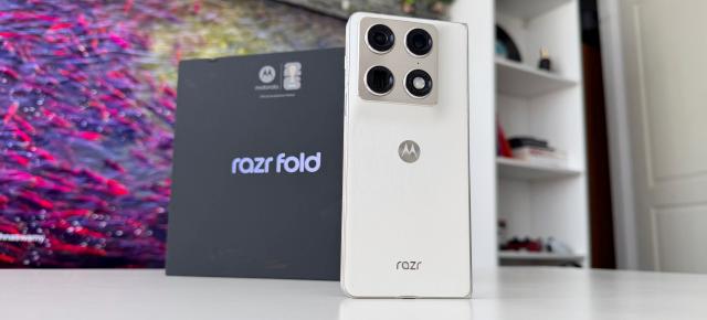 Motorola RAZR Fold review detaliat în limba română (evaluare Mobilissimo)
