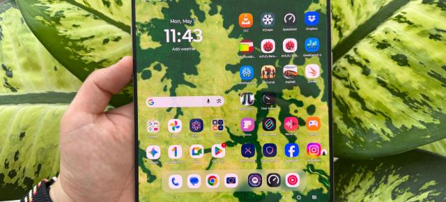 Motorola RAZR Fold: Display-uri LTPO OLED mari și cu refresh rate ridicat, ambele cu suport stylus