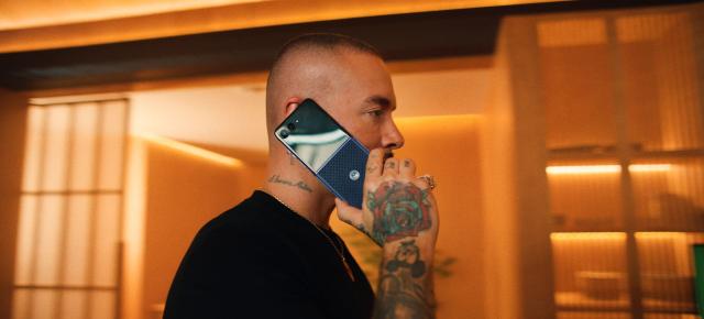 Motorola aduce împreună fotbalul, muzica și cultura alături de J Balvin în campania Jugamos - "Fotball is Calling" cu ocazia FIFA World Cup 2026