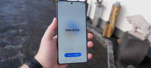 Samsung extinde testele pentru One UI 9; tot mai multe telefoane Galaxy apar pe lista actualizării