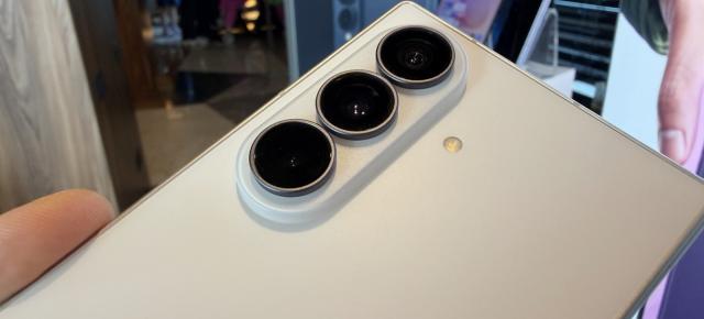 Samsung Galaxy Z Fold9 Ultra tocmai a primit prima scăpare; vine camera periscop!