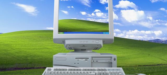 Microsoft marca pe 24 august 2001 finalizarea Windows XP – după 25 de ani, „Bliss”, sunetul de startup și interfața albastră rămân simboluri ale erei PC