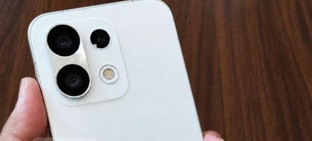 OPPO Reno17 într-o primă randare! Schimbări vizuale pentru modulul din spate și cameră de 200 megapixeli