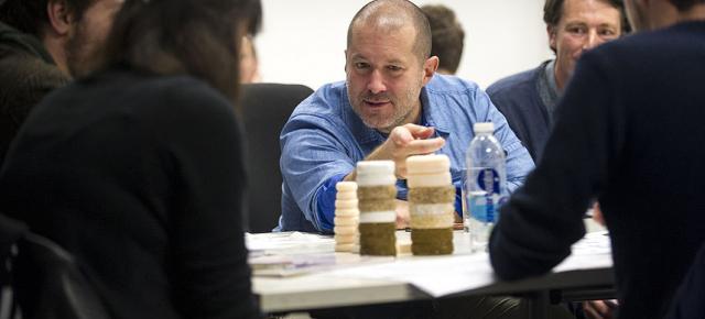 Jony Ive este numit şeful secţiunii de Design de la Apple; Iată o scurtă privire asupra evoluţiei sale!
