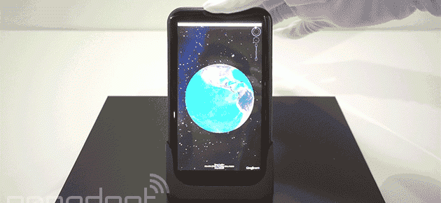 AUO prezintă în Taiwan un telefon cu ecran ce poate fi îndoit pentru a controla aplicaţii