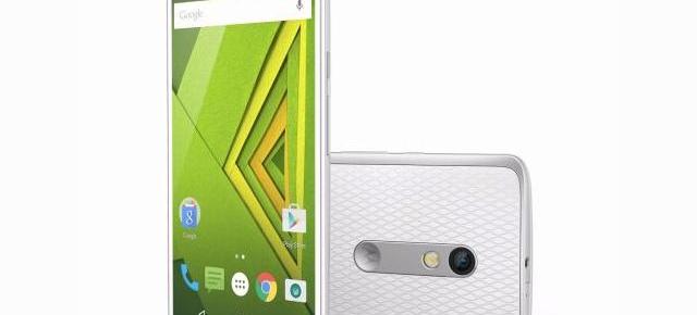 Moto X Play sosește în stocurile Cel.ro la un preț de 1.749 lei pentru versiunea de 16 GB