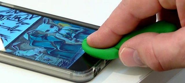 MWC 2016: Senzorul de amprente de pe telefoane poate fi păcălit cu un mulaj de deget uman, conform unei demonstraţii de la MWC