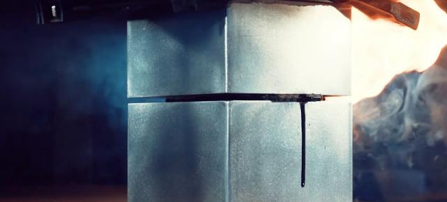 Explozie, fum şi metal zdrobit: Samsung Galaxy S7 Edge strivit cu o presă hidraulică de 400 tone într-un clip spectaculos (Video)