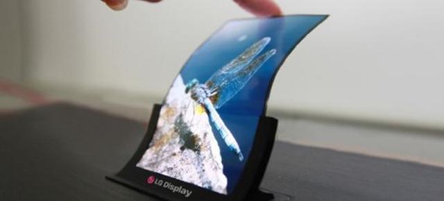Xiaomi și Huawei vor lansa smartphone-uri cu display-uri curbate în această toamnă