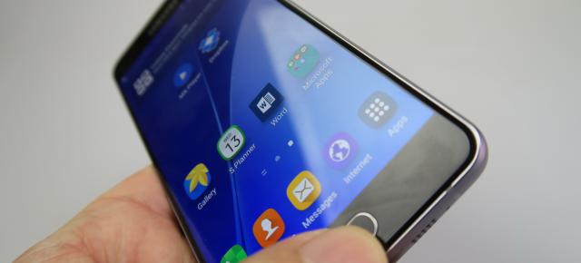 Samsung Galaxy A5 (2016): Display excelent, cu un contrast foarte bun