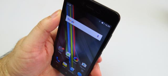 Allview V2 Viper i4G: Conectivitate dual SIM şi 4G dual mode, WiFi stas