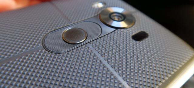 LG V10: Design masiv şi solid, pe bază de oţel şi material elastic