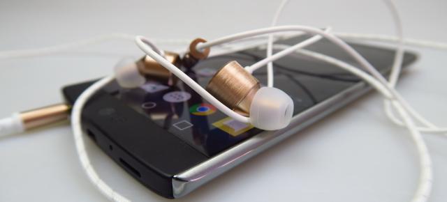 LG V10: Multimedia HiFi, cu căşti şi amplificator de vis