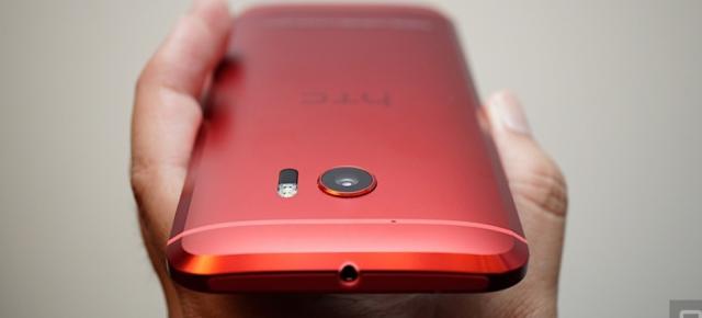 Varianta de culoare 'Roșu Camelia' a lui HTC 10 anunțată în Taiwan; iată fotografii hands-on