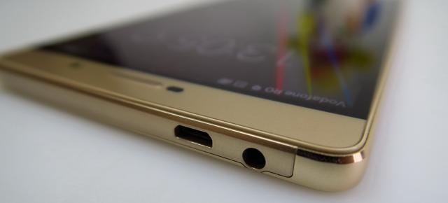 Huawei P8 Max: Design solid şi masiv, surprinzător de uşor la utilizarea de zi cu zi