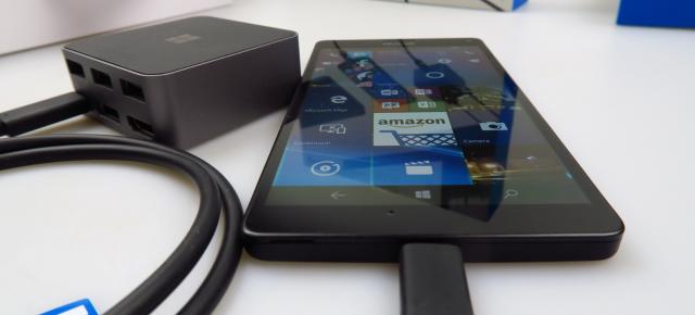 Microsoft Lumia 950 XL Unboxing + Display Dock Unboxing: flagship-ul Windows 10 Mobile din toamnă trecută e gata de Continuuitate (Video)