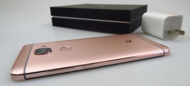 LeEco Le Max 2 Unboxing: scoatem din cutie primul telefon cu 6 GB RAM ajuns la Mobilissimo.ro