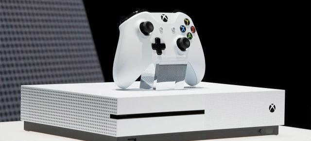 Turul Magazinelor #6: Xbox One Slim la precomandă la preţ bun, Honor 8 pe piaţa locală şi brăţări Fitbit la reducere