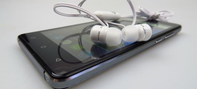 iHunt Freedom: Multimedia pe cai mari, cu căşti modeste totuşi