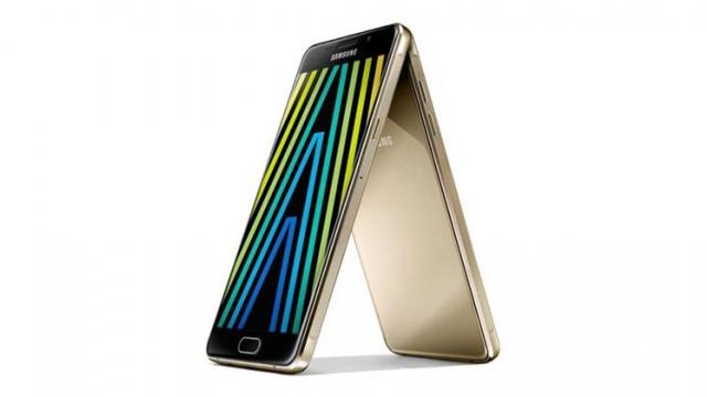 <b>Samsung Galaxy A3 (2017) apare în benchmarkul GFXBench, cu 2 GB RAM şi Android 6.0 Marshmallow la bord</b>În ultima perioadă pe web au început să circule și zvonuri despre noua serie Galaxy A 2017 - gamă compusă din modele precum Galaxy A5 (2017) și Galaxy A7 (2017). De asemenea, aici îl vom regăsi și pe Galaxy A3 (2016) - telefon care astăzi apare în cadrul