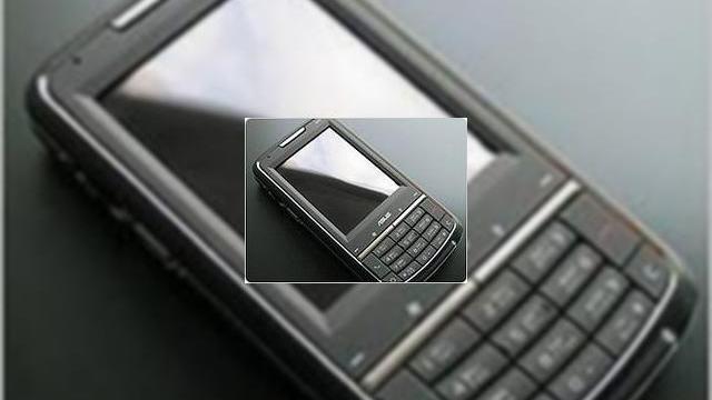 <b>Asus P526 finalizat</b>Se pare ca recent-prezentatul Asus P526 a fost in sfarsit finalizat si cunoastem detaliile sale tehnice, astfel ca putem sa il trecem pe lista noastra de terminale pe care am dori sa le testam. P526 include un display de tip touchscreen de 2.6 inch,...