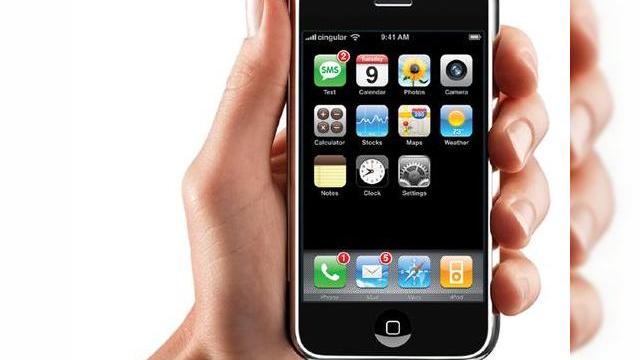 <b>T-Mobile este operatorul favorit in cursa pentru iPhone in Europa</b>Operatorul T-mobile este favorit cand vine vorba de castigarea dreptului de a isi oferi serviciile impreuna cu terminalele iPhone, cel putin la nivel european. Candidatii la aceasta postura sunt Vodafone si operatorul mentionat anterior, care apartine de...