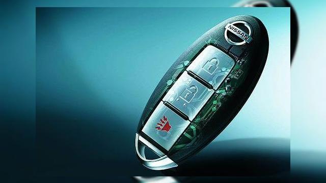 <b>Nissan avertizeaza ca telefoanele celulare din SUA pot dezactiva cheile de la masina</b>Nissan are o avertizare pentru clientii sai: plasarea cheilor electronice prea aproape de telefonul celular va poate bloca accesul in masina! Producatorul auto roaga clientii sai care conduc noile modele ale celor doua sedan-uri fanion ale sale sa-si tina...