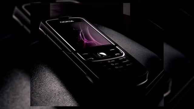 <b>Nokia 8600 Luna devine oficial</b>Cel mai nou terminal de la Nokia, Luna a intrat de curand in lumina reflectoarelor, dovedindu-se a fi un telefon stralucitor si foarte promitator. Avem de-a face cu un terminal quad-band GSM/EDGE dotat cu o camera de 2 megapixeli si ruland sistemul de...