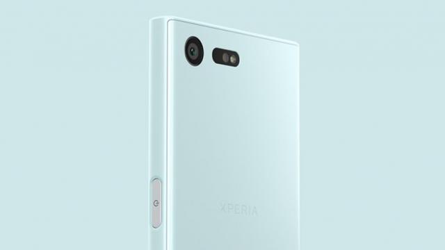 <b>Sistemul de autofocalizare inclus pe Sony Xperia X Compact este pus la test pe un circuit moto</b>Japonezii de la Sony au adus în cadrul târgului IFA 2016 și smartphone-ul Xperia X Compact - terminal ce se laudă cu dotări high-end, dar și cu o cameră foto performantă. Avem parte de un senzor de 23 megapixeli cu deschidere f/2.0 și suport pentru